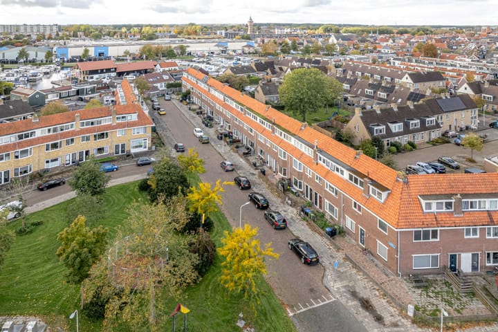 Foto 21 van Frederik Hendrikstraat 27