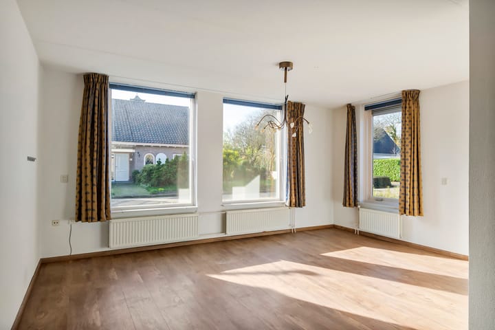 Photo 4 of Kamillekamp 38