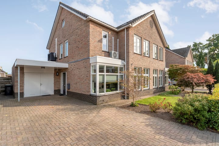 Foto 9 van Van Laarstraat 6