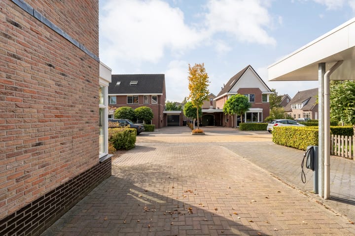 Foto 12 van Van Laarstraat 6