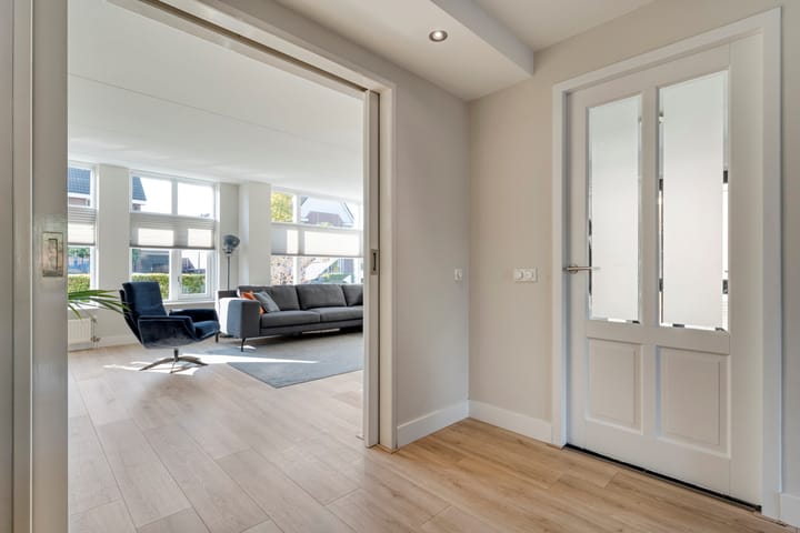 Foto 15 van Van Laarstraat 6