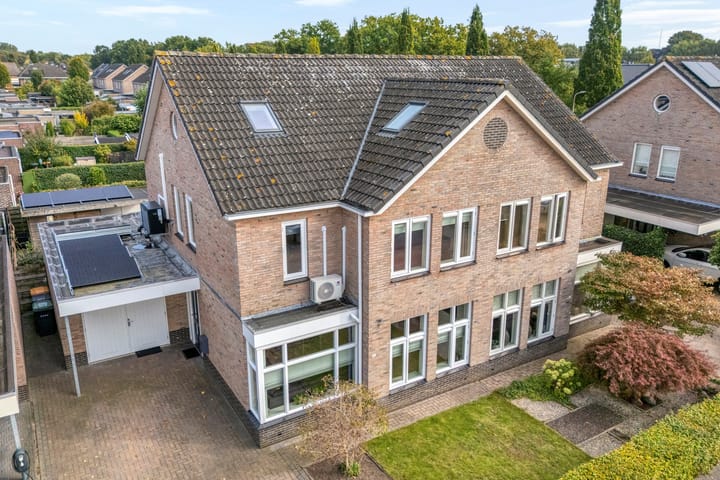 Foto 5 van Van Laarstraat 6