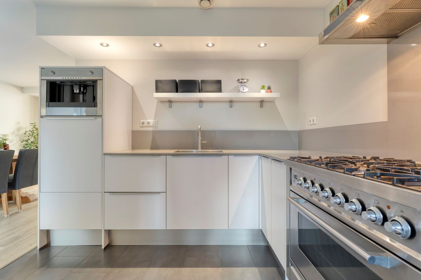 Foto 29 van Van Laarstraat 6