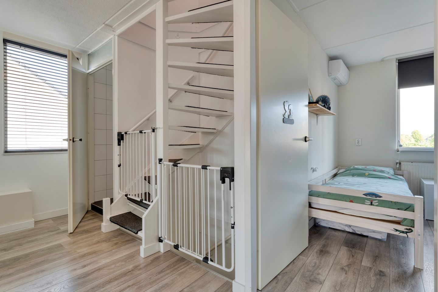 Foto 35 van Van Laarstraat 6