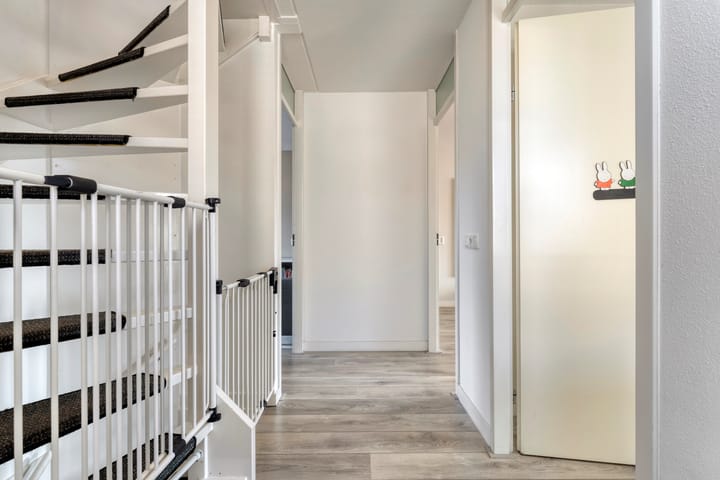 Foto 36 van Van Laarstraat 6