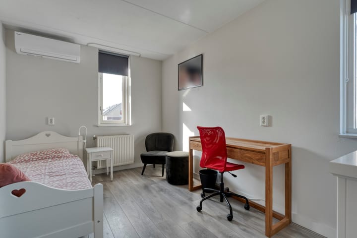 Foto 42 van Van Laarstraat 6