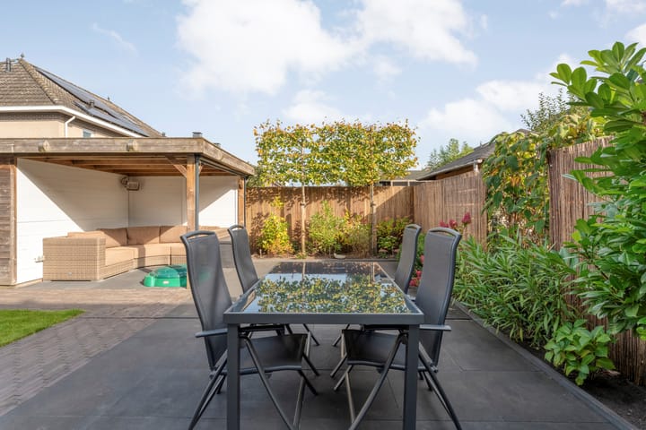 Foto 61 van Van Laarstraat 6