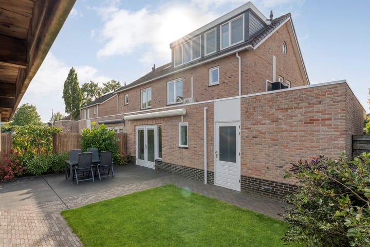 Foto 63 van Van Laarstraat 6