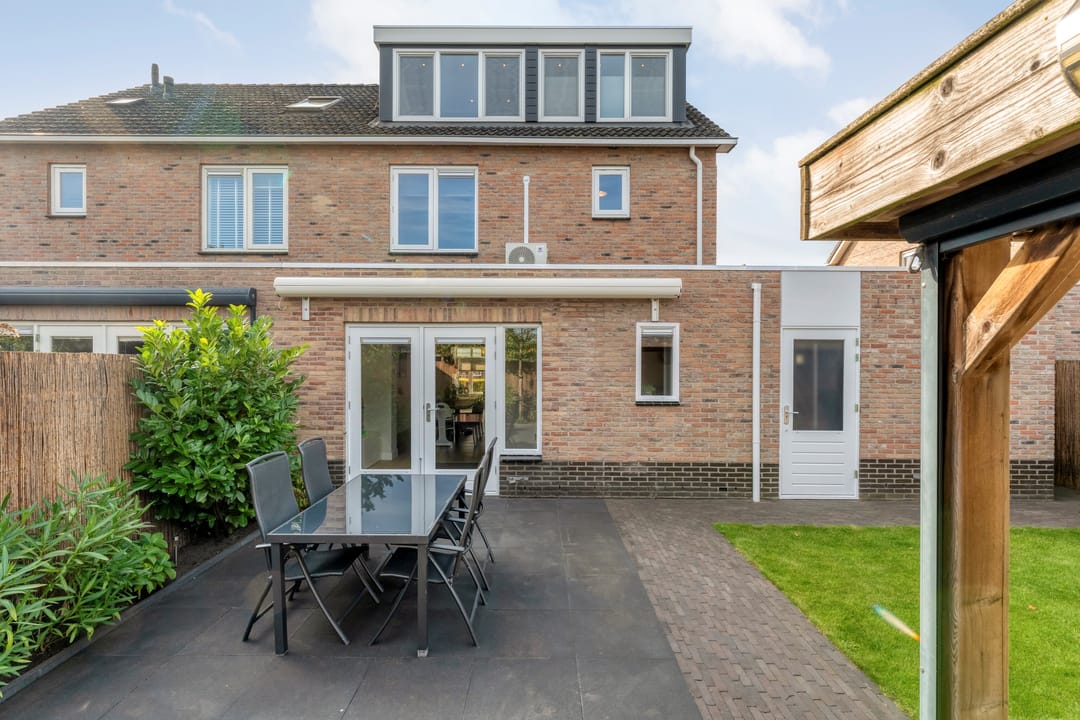 Foto 67 van Van Laarstraat 6