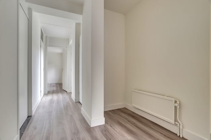 Foto 12 van Baselaarstraat 1