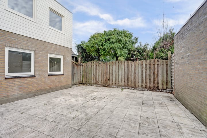 Foto 32 van Baselaarstraat 1