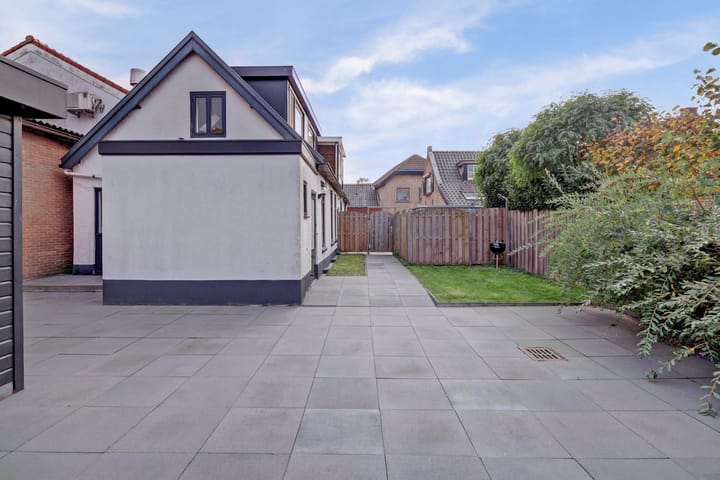 Photo 2 of Wilhelminastraat 11