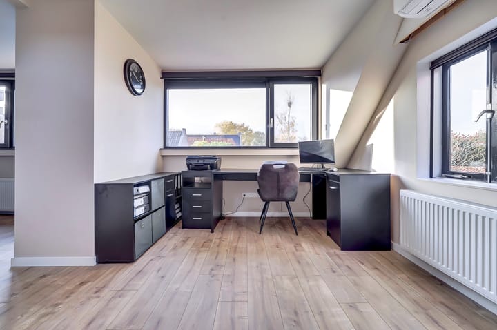 Photo 23 of Wilhelminastraat 11