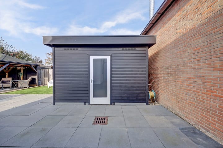 Photo 29 of Wilhelminastraat 11