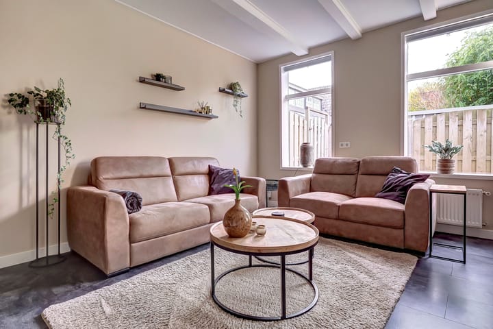 Photo 8 of Wilhelminastraat 11