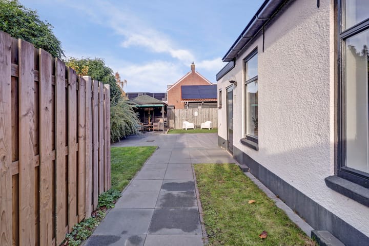 Photo 27 of Wilhelminastraat 11