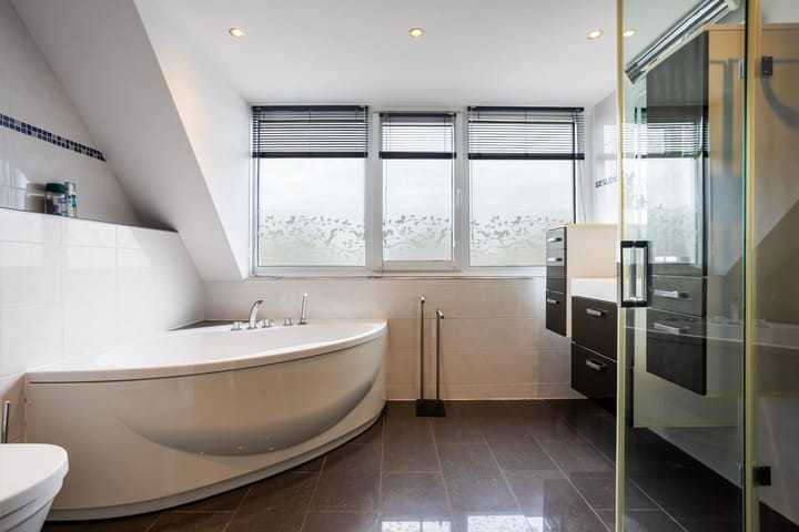 Photo 18 of Eserstraat 23-B