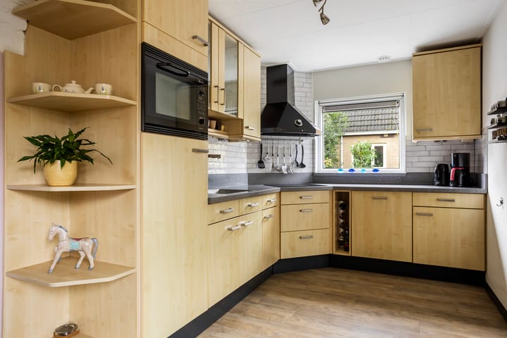 Photo 33 of Eserstraat 23-B