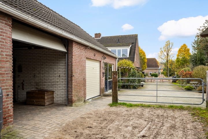 Photo 45 of Eserstraat 23-B