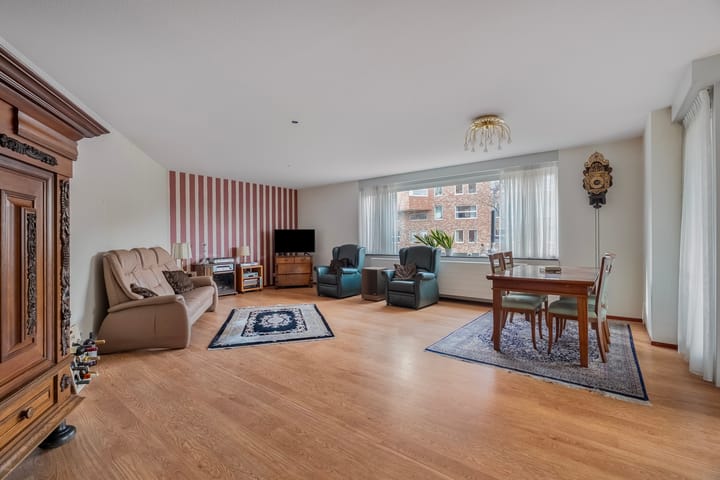 Photo 3 of Reling 145