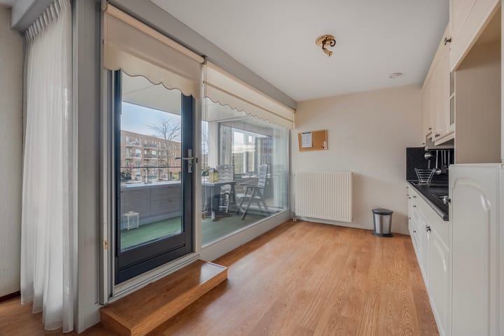 Photo 10 of Reling 145