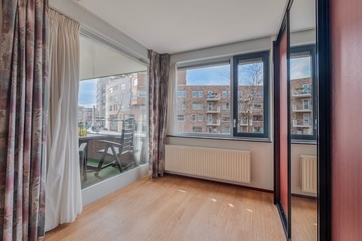 Photo 15 of Reling 145