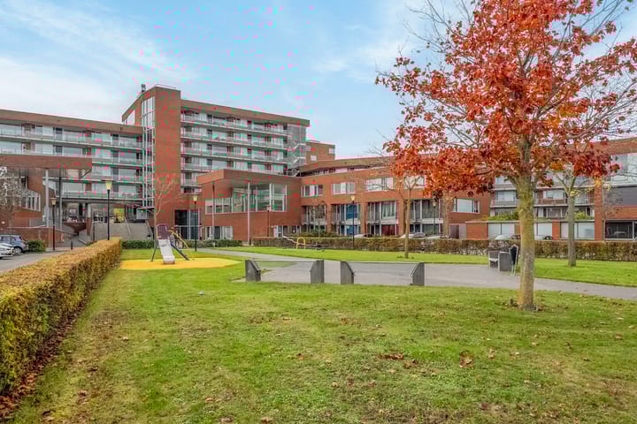 Photo 32 of Reling 145