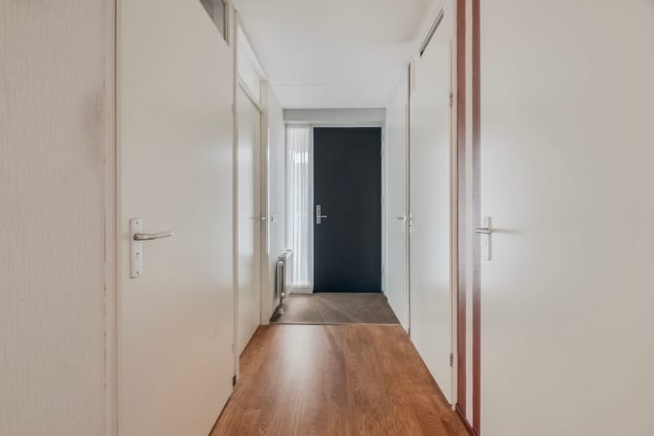 Photo 21 of Reling 145