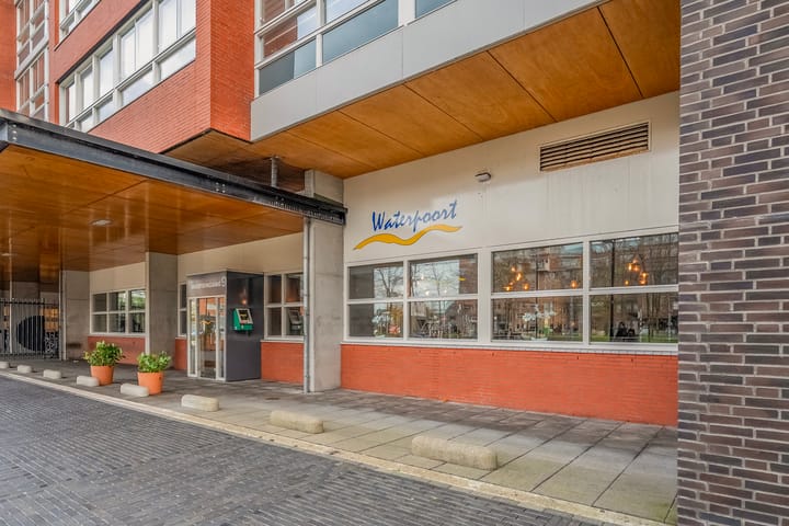 Photo 37 of Reling 145