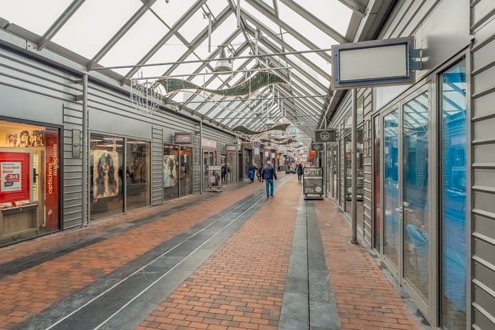 Photo 36 of Reling 145