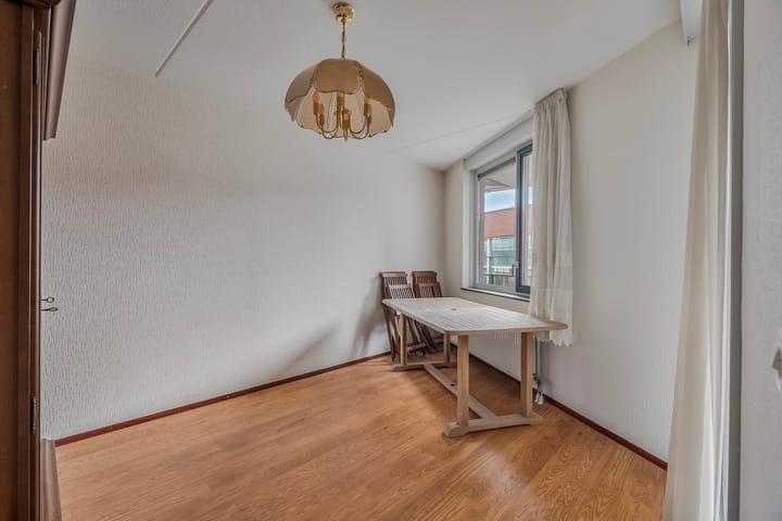 Photo 16 of Reling 145