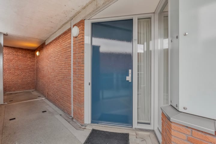 Photo 22 of Reling 145