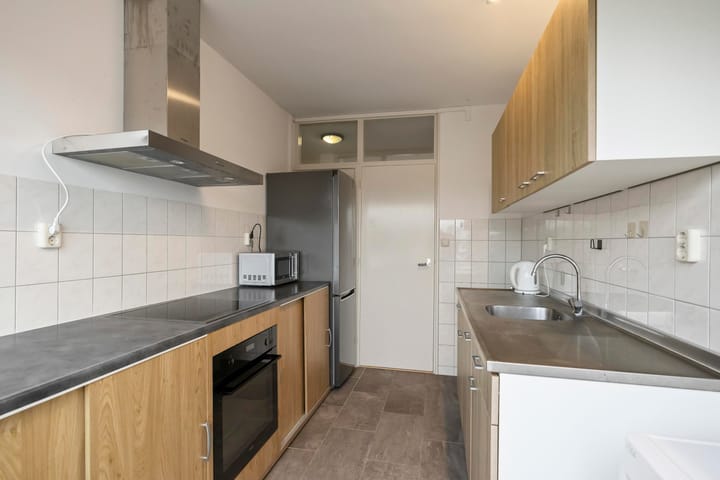 Photo 19 of Willem van Alcmadestraat 73