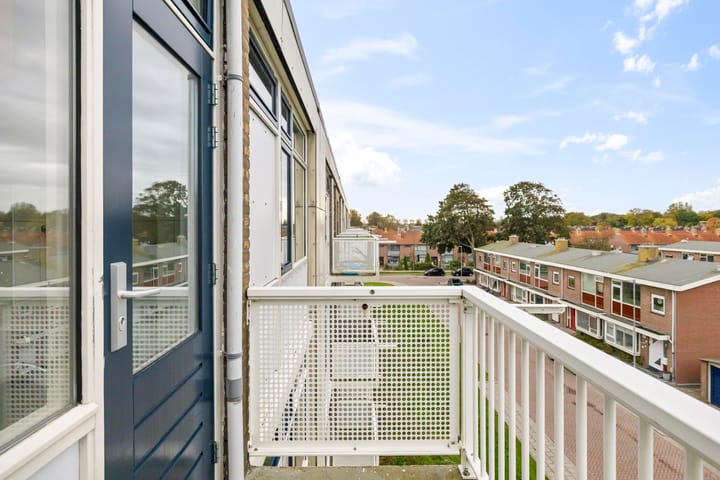 Photo 21 of Willem van Alcmadestraat 73