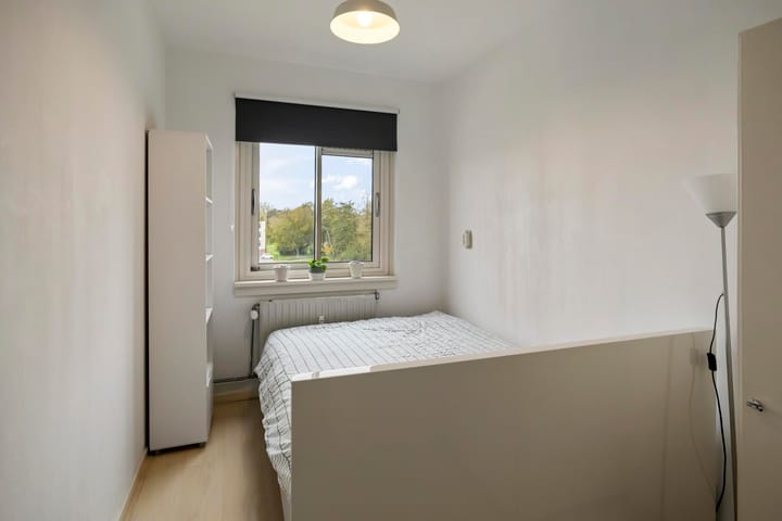 Photo 22 of Willem van Alcmadestraat 73