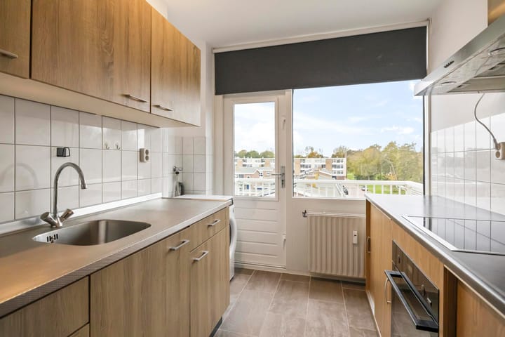 Photo 18 of Willem van Alcmadestraat 73