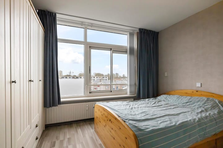 Photo 10 of Willem van Alcmadestraat 73