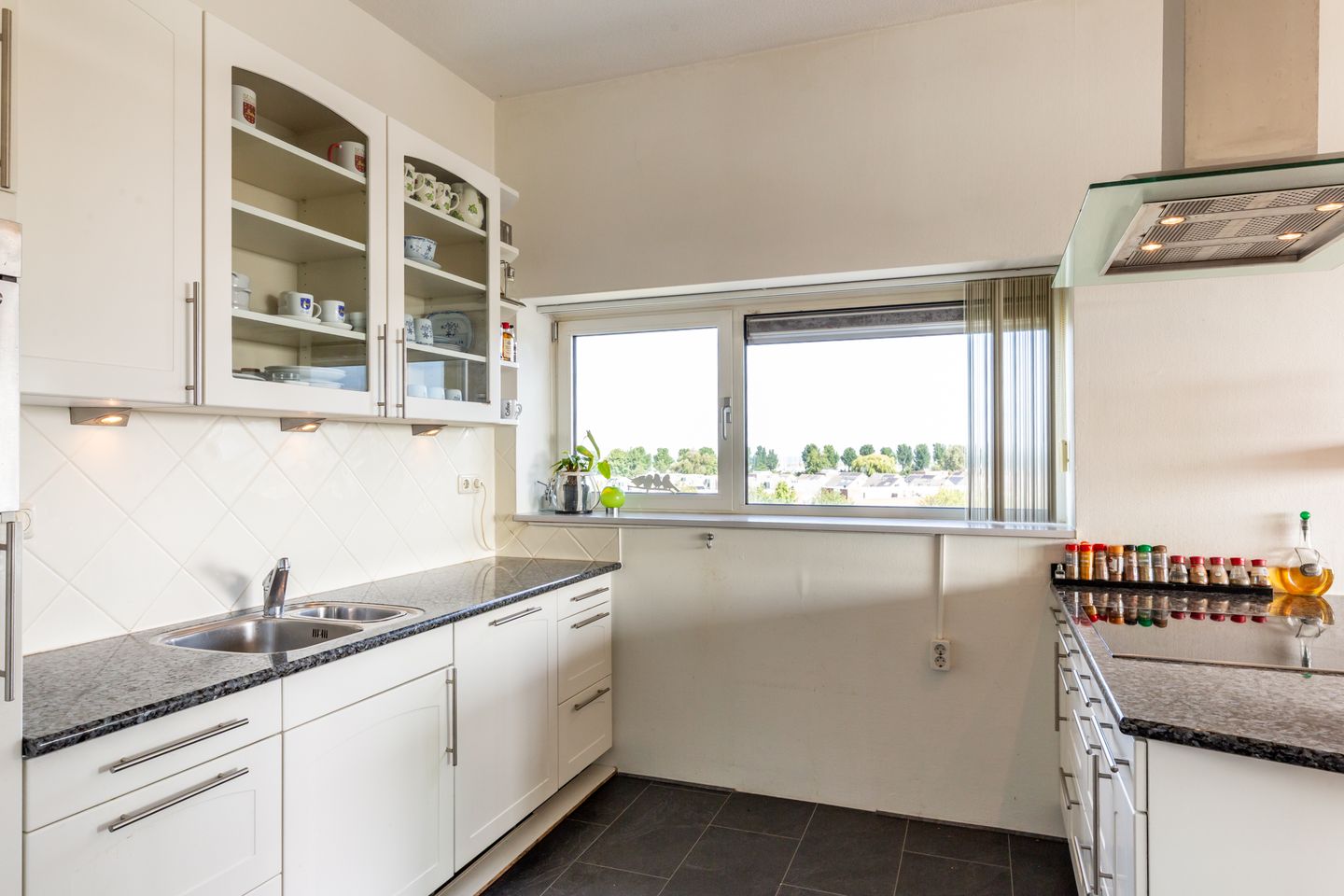 Photo 20 of Lemmerstraat 169