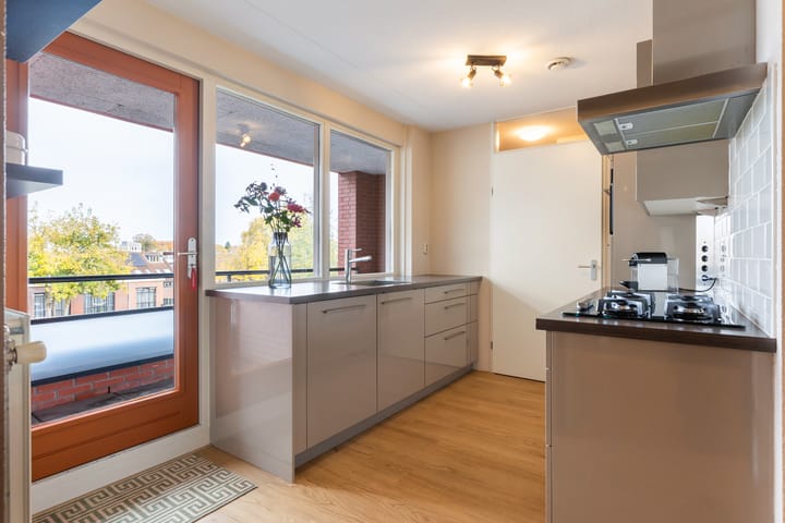 Photo 10 of Stationsstraat 114-F