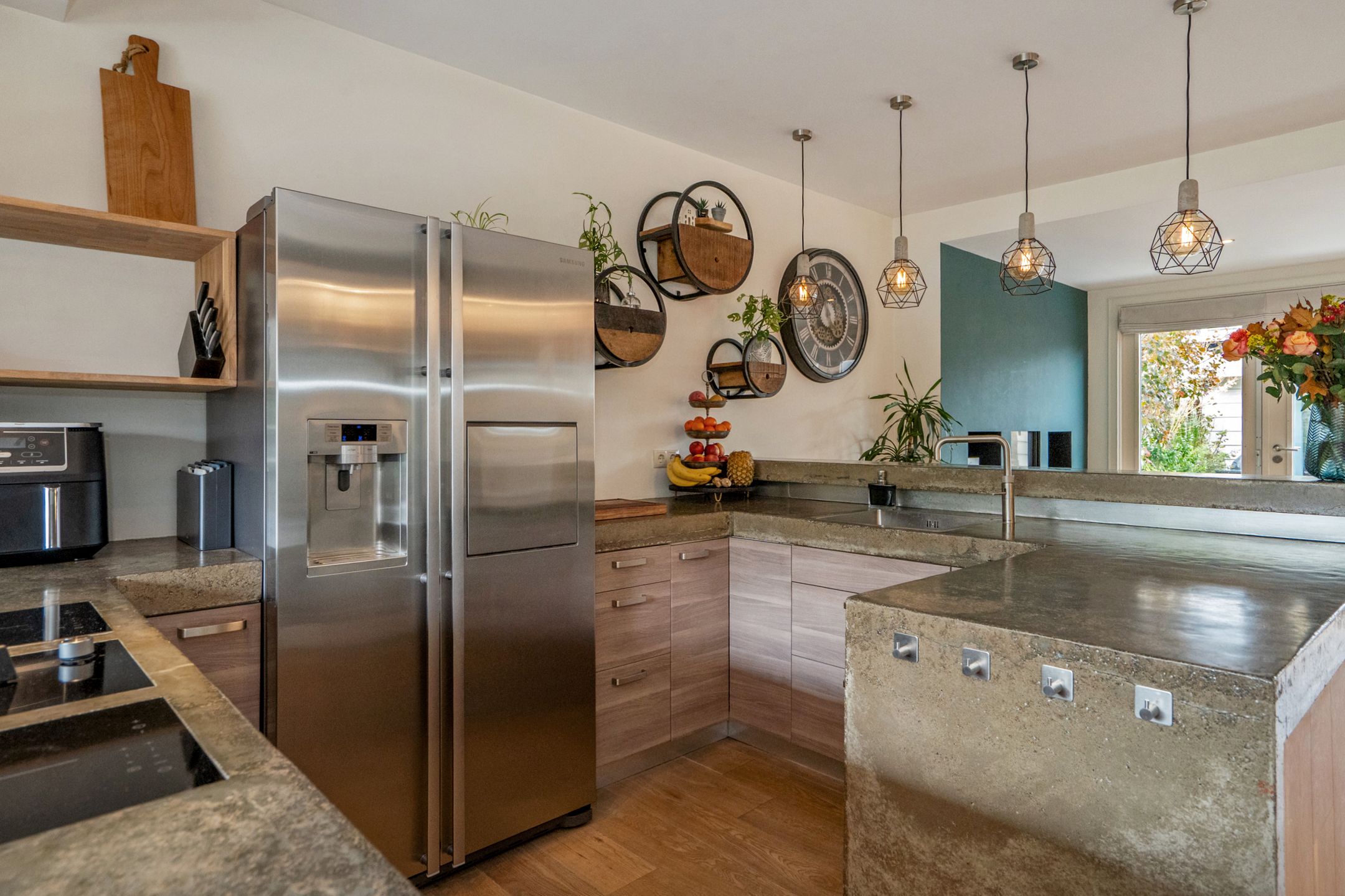 Photo 15 of Sytwinde 100