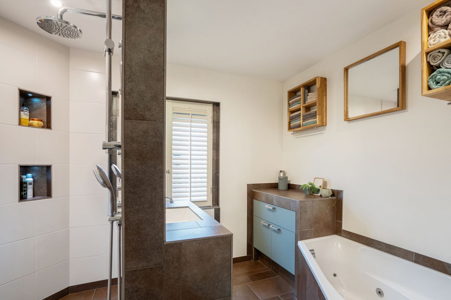 Photo 35 of Sytwinde 100