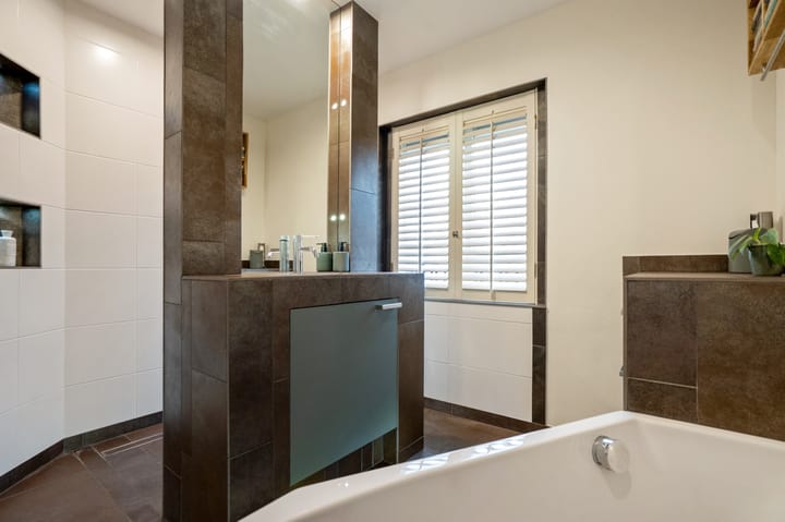 Photo 37 of Sytwinde 100