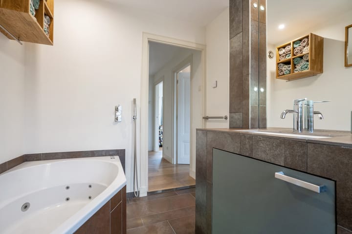 Photo 39 of Sytwinde 100