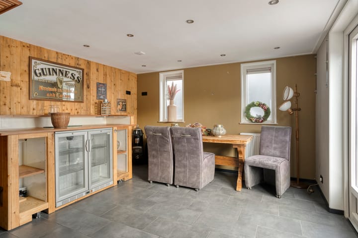 Foto 30 van Molenstraat 83