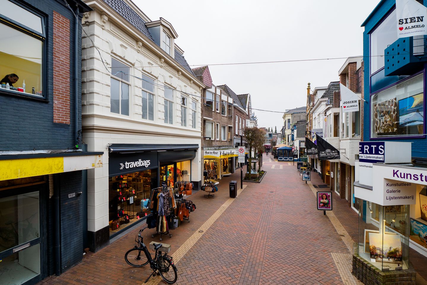 View photo 2 of Grotestraat 114