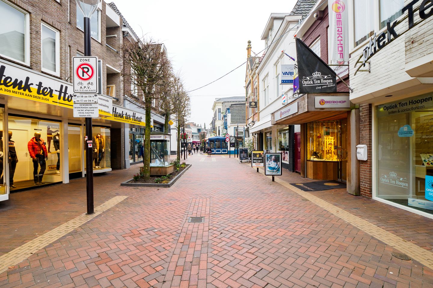 View photo 4 of Grotestraat 114