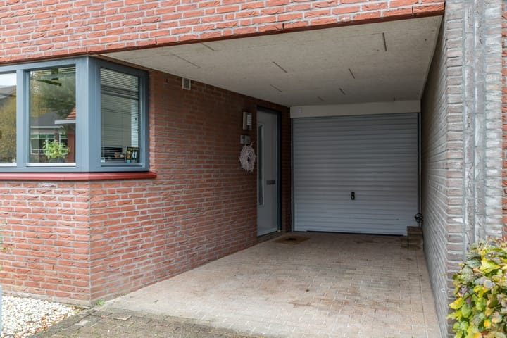 Foto 2 van Burg. van Rooystraat 41