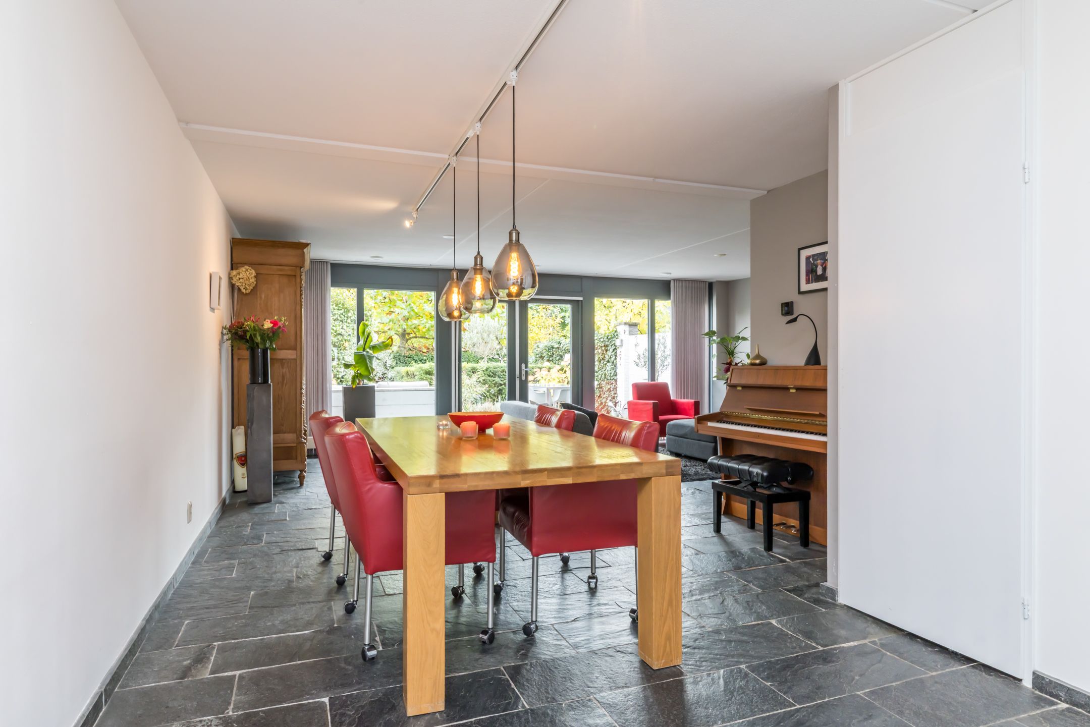 Photo 6 of Burg. van Rooystraat 41