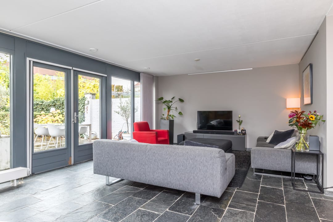 Photo 8 of Burg. van Rooystraat 41