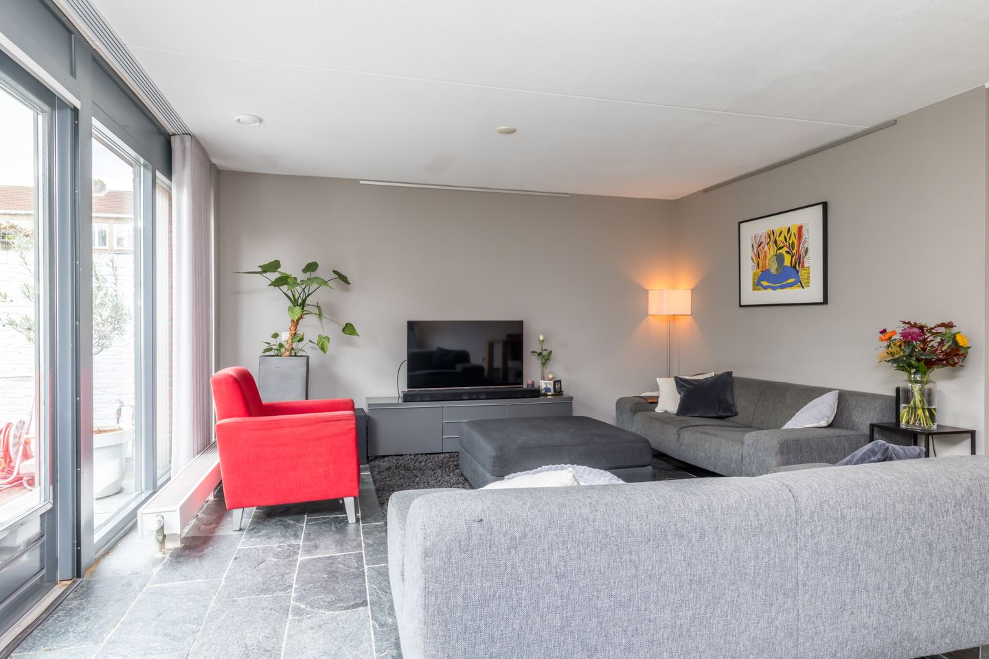 Photo 10 of Burg. van Rooystraat 41